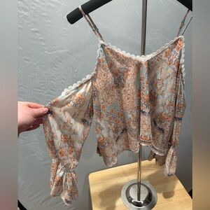 Bebe Multicolor Floral Cold Shoulder blouse with Lace Trim